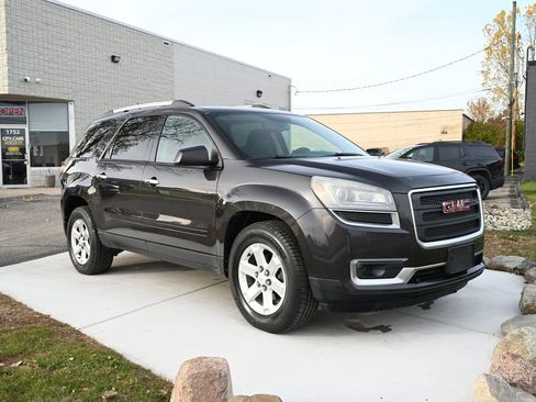 Used 2015 GMC Acadia SLE image 3