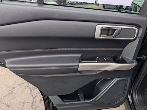 Certified 2022 Ford Explorer XLT w/ Equipment Group 202A image 13