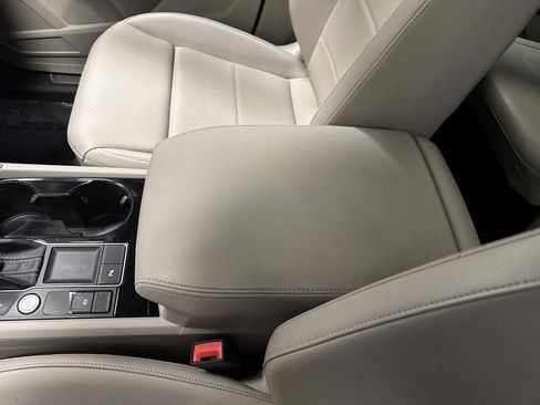 Used 2022 Volkswagen Atlas SE w/ Black Wheel Package image 18