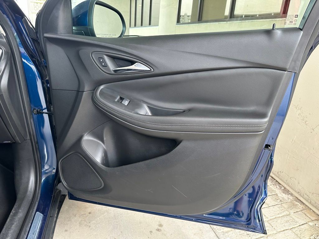 Used 2023 Buick Encore GX Select FWD image 35
