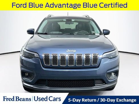 Used 2019 Jeep Cherokee Latitude Plus w/ Cold Weather Group AWD/4WD image 2