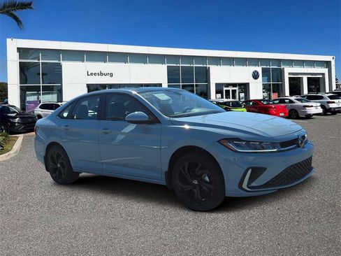 New 2026 Volkswagen Jetta SE image 1