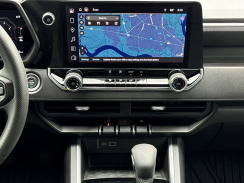 Certified 2024 Chevrolet Colorado Trail Boss w/ Technology Package image 29