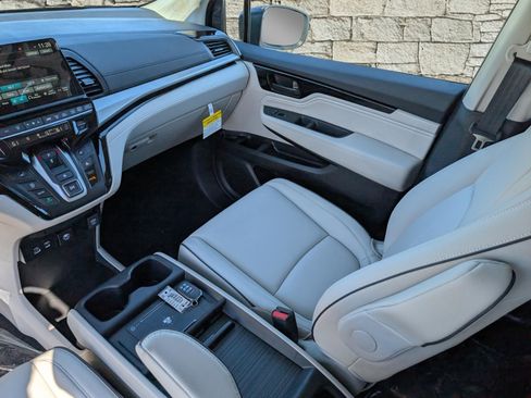New 2026 Honda Odyssey Touring image 21