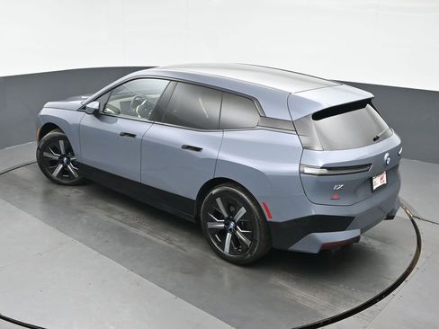 Used 2023 BMW iX xDrive50 w/ Sport Package image 34