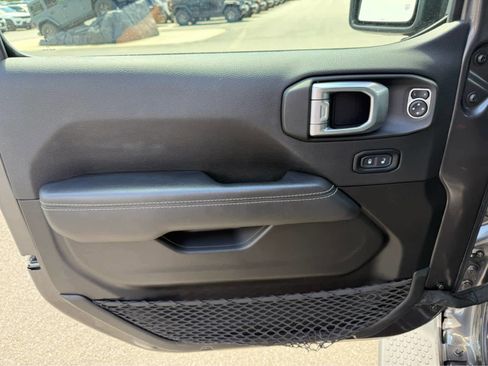 Used 2022 Jeep Wrangler Unlimited Sahara w/ Cold Weather Group image 13