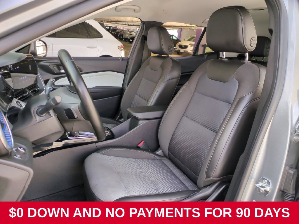 Used 2025 Chevrolet Trax LT w/ LT Convenience Package FWD image 24
