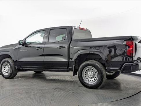 Used 2024 Chevrolet Colorado W/T RWD image 6