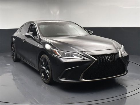 Used 2022 Lexus ES 350 F Sport image 2
