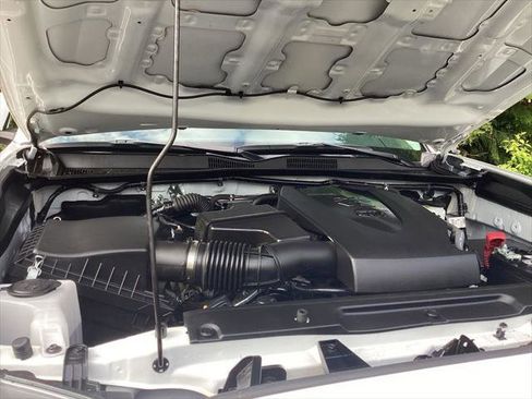 Certified 2022 Toyota Tacoma SR5 RWD image 22