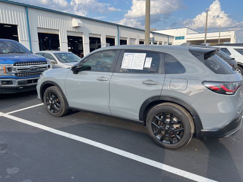 Used 2025 Honda HR-V Sport image 9