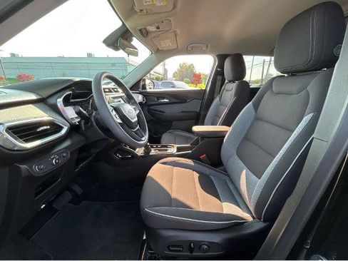 Used 2023 Chevrolet TrailBlazer LT AWD/4WD image 17