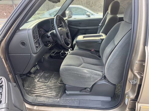 Used 2004 Chevrolet Silverado 1500 LS image 15