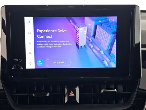 Used 2023 Toyota Corolla Cross XLE image 24