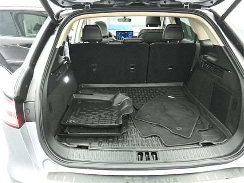 Certified 2022 Lincoln Nautilus Reserve w/ Equipment Group 201A image 24