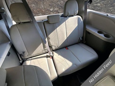 Used 2018 Toyota Sienna XLE Premium AWD/4WD image 24