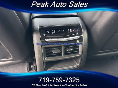 Used 2017 Cadillac XT5 Platinum w/ Driver Assist Package AWD/4WD image 28