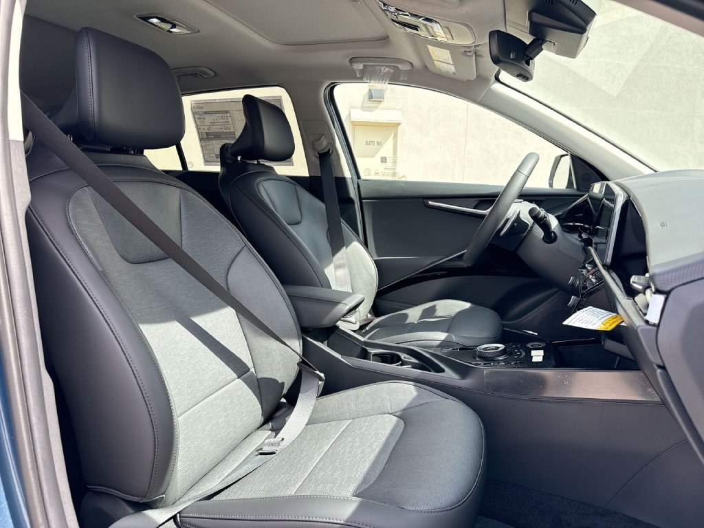 Used 2025 Kia Niro Wave w/ Wave Preserve Package FWD image 27
