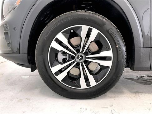 New 2025 Mercedes-Benz GLB 250 4MATIC image 11