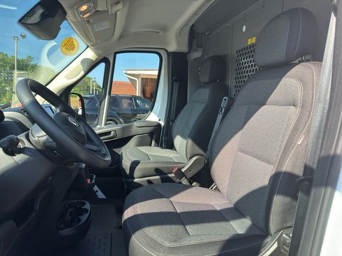 Used 2024 RAM ProMaster 2500 FWD image 9