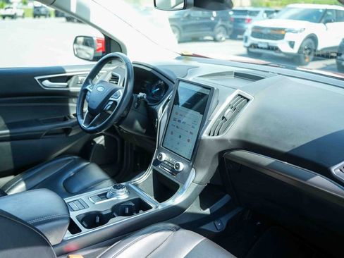 Used 2022 Ford Edge Titanium AWD/4WD image 16