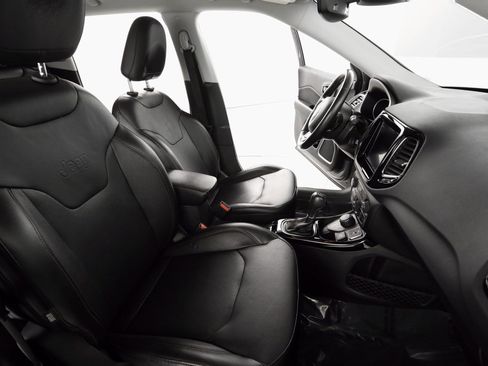 Used 2020 Jeep Compass Limited image 12