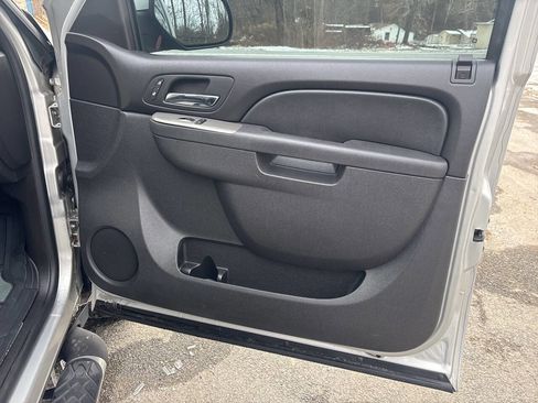 Used 2010 Chevrolet Tahoe LT w/ Luxury Package image 24