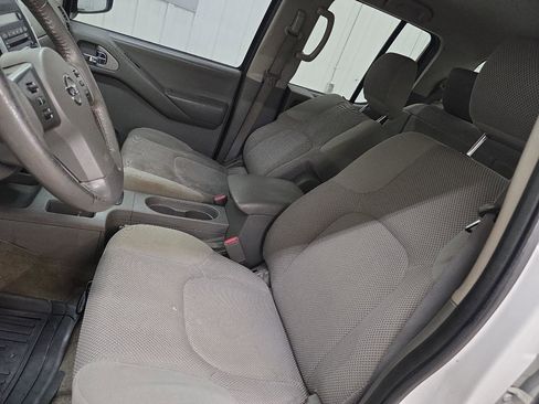 Used 2011 Nissan Frontier SV w/ SV Premium Utility Pkg image 22