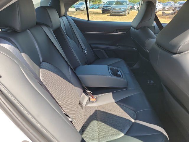 Used 2022 Toyota Camry XLE w/ Cold Weather Package FWD image 13
