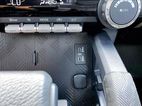 Used 2025 Toyota Tacoma TRD Sport image 26