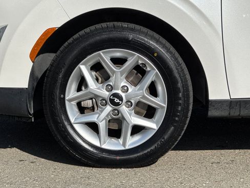 Used 2023 Kia Soul LX w/ LX Technology Package image 27