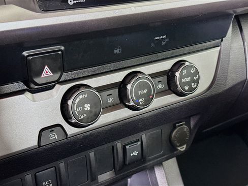 Used 2020 Toyota Tacoma SR5 image 23