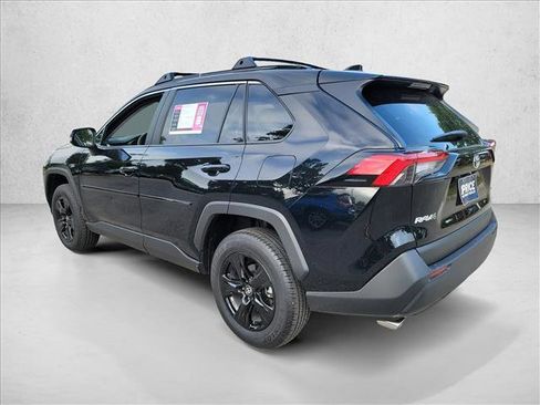 Used 2025 Toyota RAV4 XLE w/ Convenience Package FWD image 7