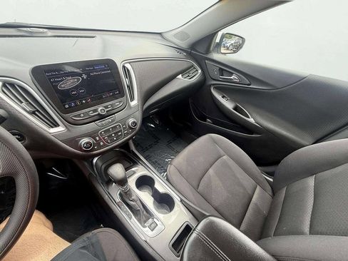 Used 2022 Chevrolet Malibu LT FWD image 18