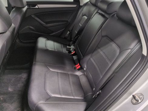 Used 2014 Volkswagen Passat 1.8T SE image 21