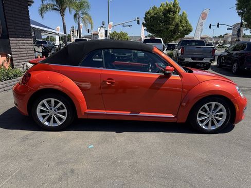 Used 2018 Volkswagen Beetle 2.0T S FWD image 18