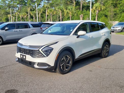 Certified 2024 Kia Sportage LX AWD/4WD image 3