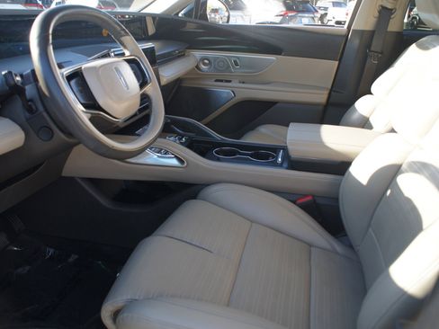 Used 2024 Lincoln Nautilus Reserve w/ Equipment Group 203A image 16