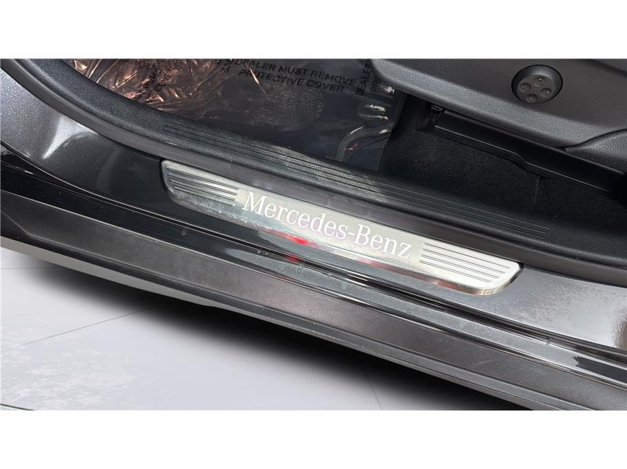 Used 2020 Mercedes-Benz GLC 300 image 12