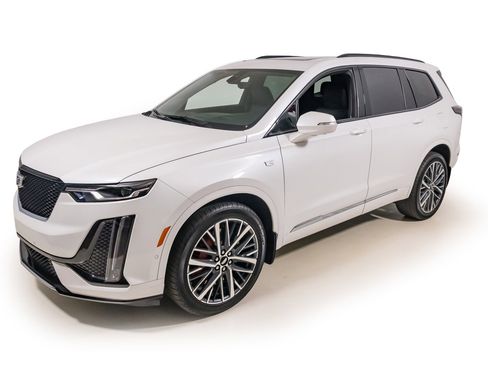 Used 2024 Cadillac XT6 Sport w/ Technology Package image 2