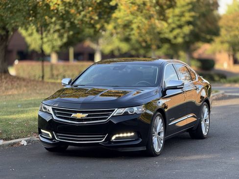 Used 2015 Chevrolet Impala LTZ FWD image 2