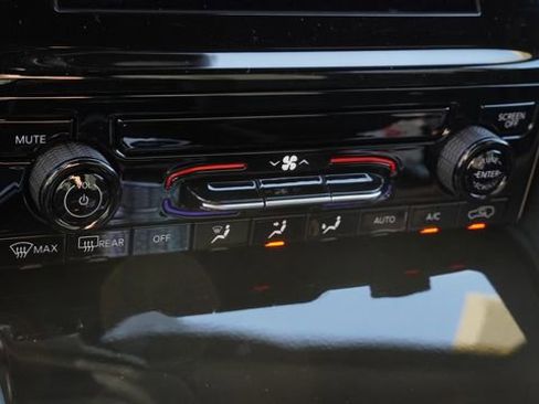 New 2026 Jeep Grand Cherokee L Laredo AWD/4WD image 25