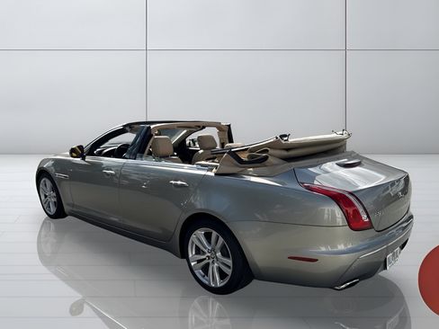 Used 2011 Jaguar XJ L RWD image 3