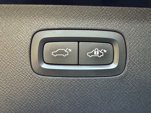 Used 2016 Volvo XC90 T6 R-Design w/ Vision Package image 33