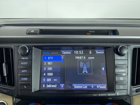 Used 2016 Toyota RAV4 Limited image 22