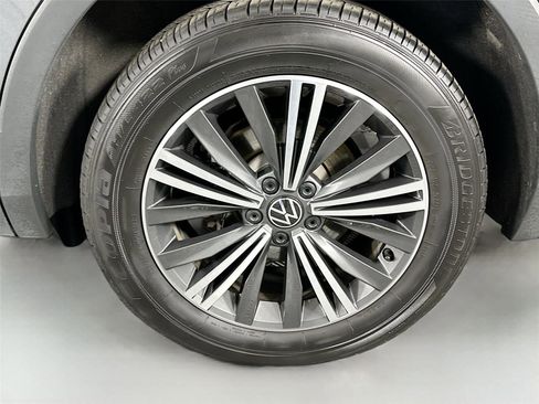 Used 2024 Volkswagen Tiguan Wolfsburg Edition image 27