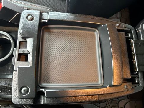 Used 2016 Jeep Wrangler Unlimited Sahara image 21