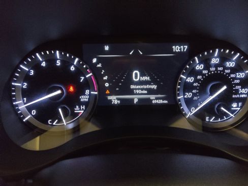 Used 2021 Toyota Highlander XLE image 23