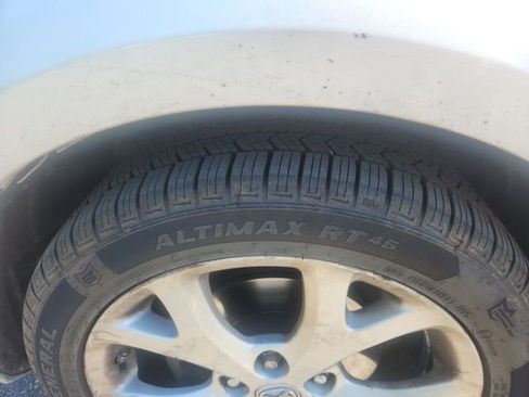 Used 2009 MAZDA MAZDA3 i Touring Value FWD image 10