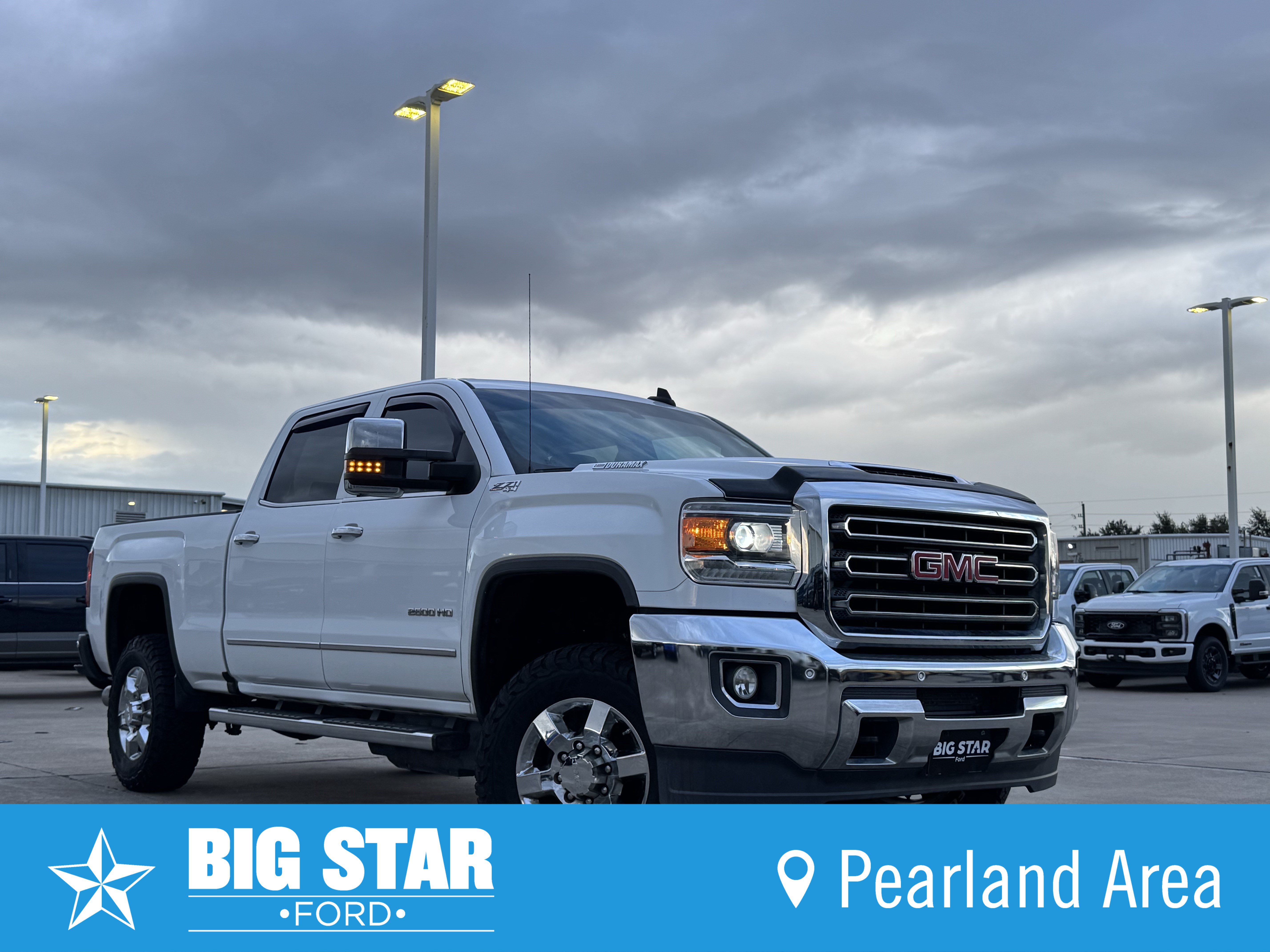 Used 2017 GMC Sierra 2500 SLT w/ Duramax Plus Package AWD/4WD image 2